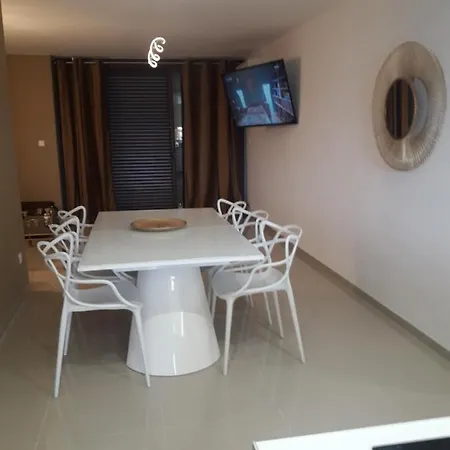 Reve-catalan 2 Chambres Apartment *